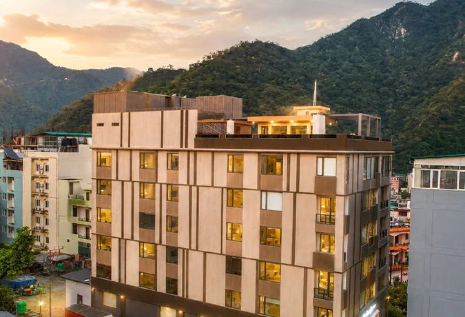 hotel in Rishikesh near river 3
