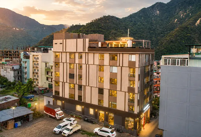hotel in Rishikesh near the river 3